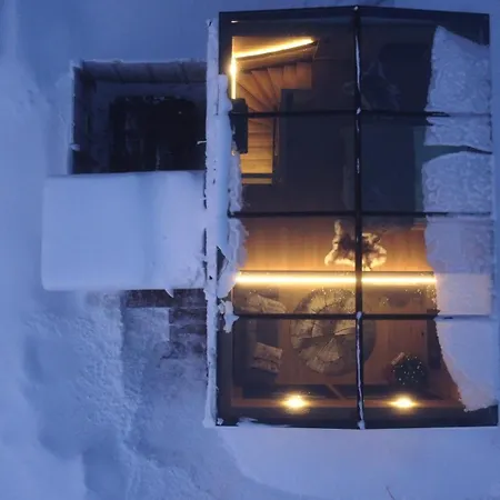 Lapland Luxury Igloos C Villa