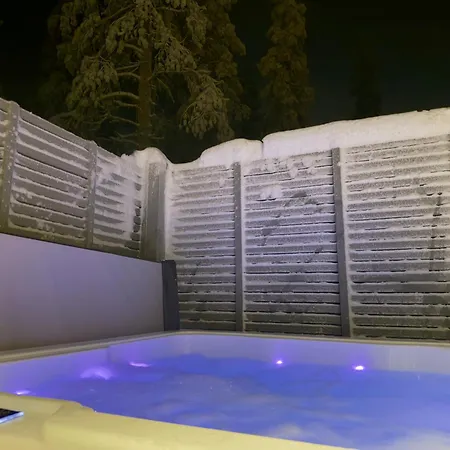 Lapland Luxury Igloos C