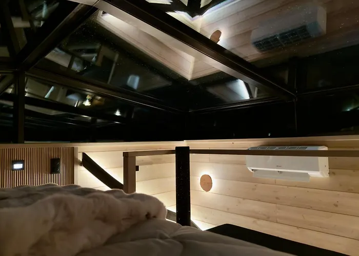 Lapland Luxury Igloos C Леви