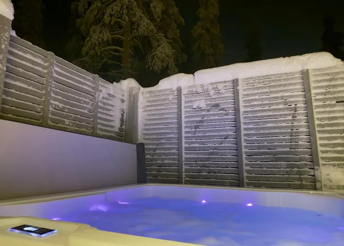 Lapland Luxury Igloos C